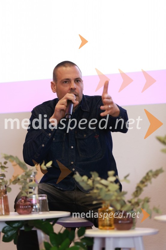  Tine Lugarič, kreativni direktor, agencija Trampolin26. SKOJ, drugi dan konference