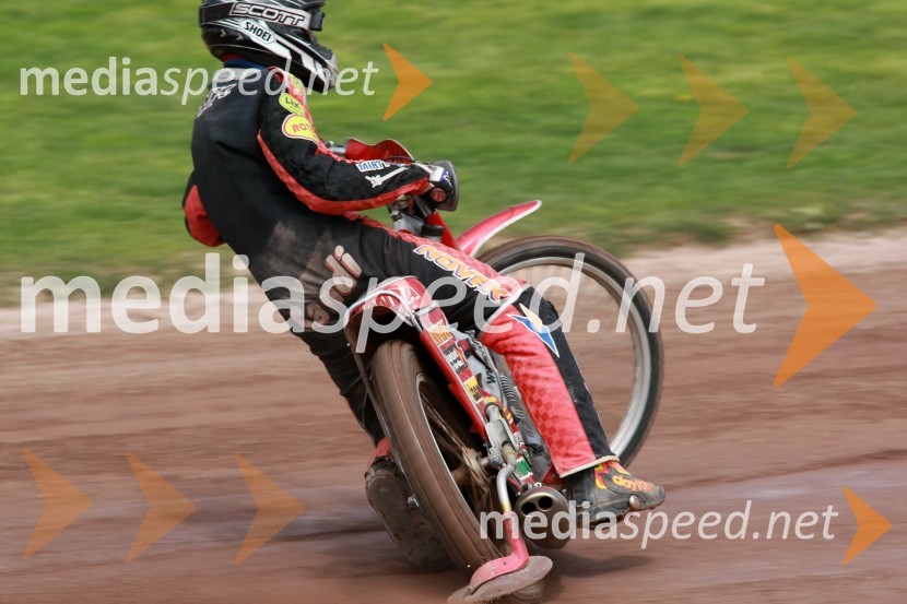 EXCLUSIVE: The world premiere and homologation of the new Akrapovic speedway silencer