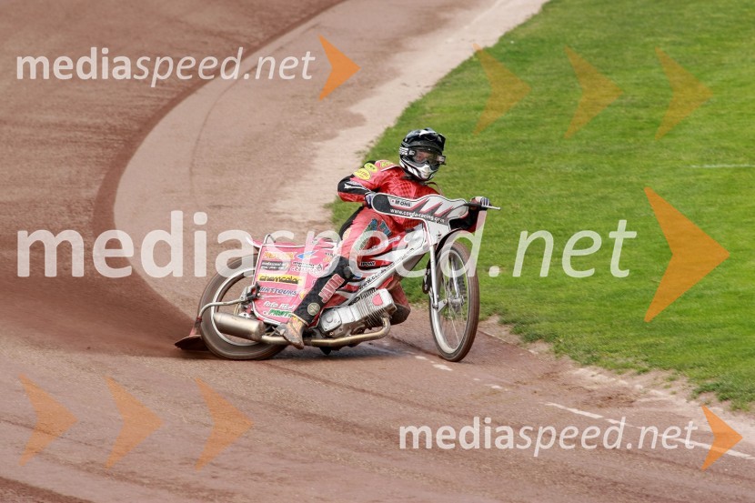 EXCLUSIVE: The world premiere and homologation of the new Akrapovic speedway silencer