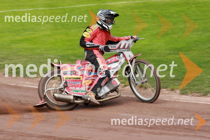 EXCLUSIVE: The world premiere and homologation of the new Akrapovic speedway silencer