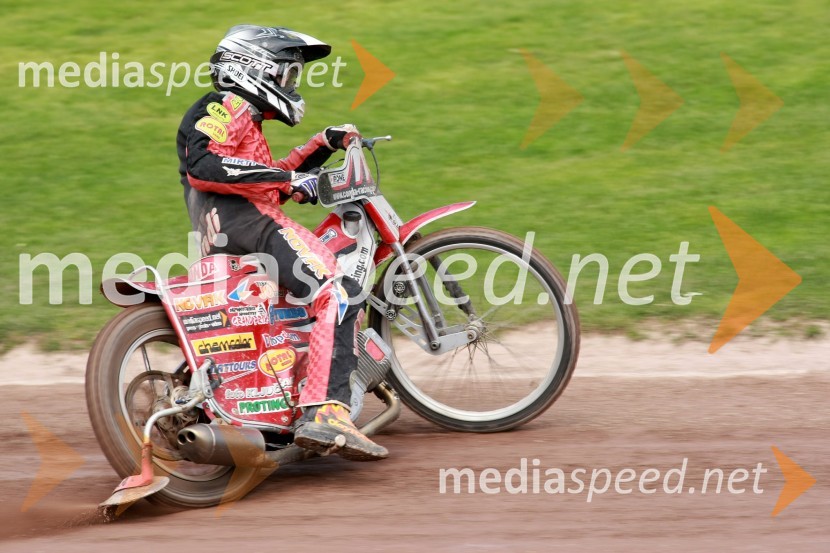 EXCLUSIVE: The world premiere and homologation of the new Akrapovic speedway silencer