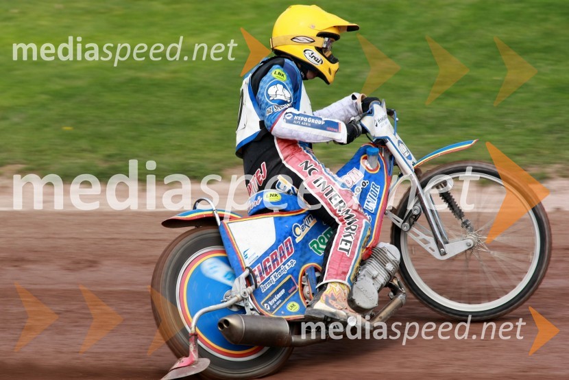 EXCLUSIVE: The world premiere and homologation of the new Akrapovic speedway silencer