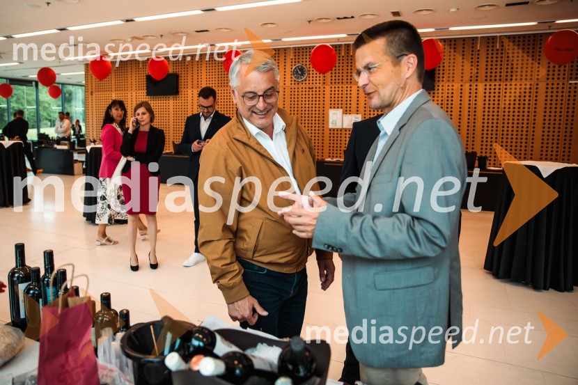  Matjaž Han, minister za gospodarstvo, turizem in šport;  ... Jubilejni 10. Festvina