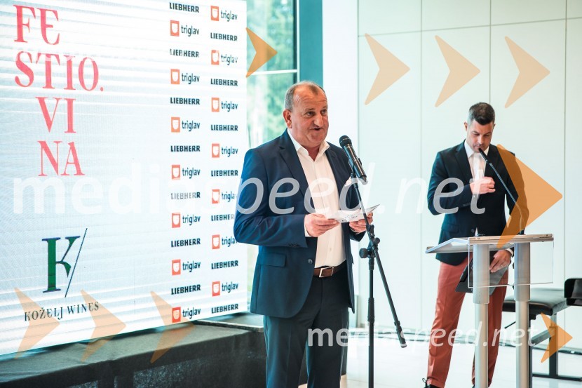  Jože Koželj, direktor Koželj d.o.o.;  Klemen Bučan, radijski voditelj, stand-up komik, DJJubilejni 10. Festvina