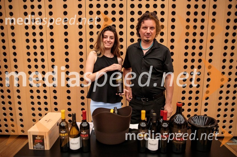  ... ;  Miha Batič, Vinarstvo BatičJubilejni 10. Festvina