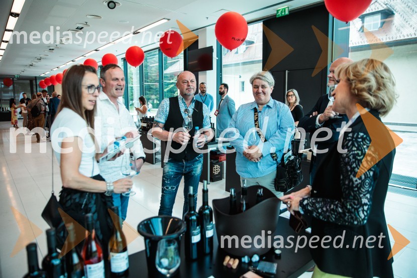  ... ;  ... ;  ... ;  ... ;  Andrej Krajner, direktor komunikacij, NLBJubilejni 10. Festvina