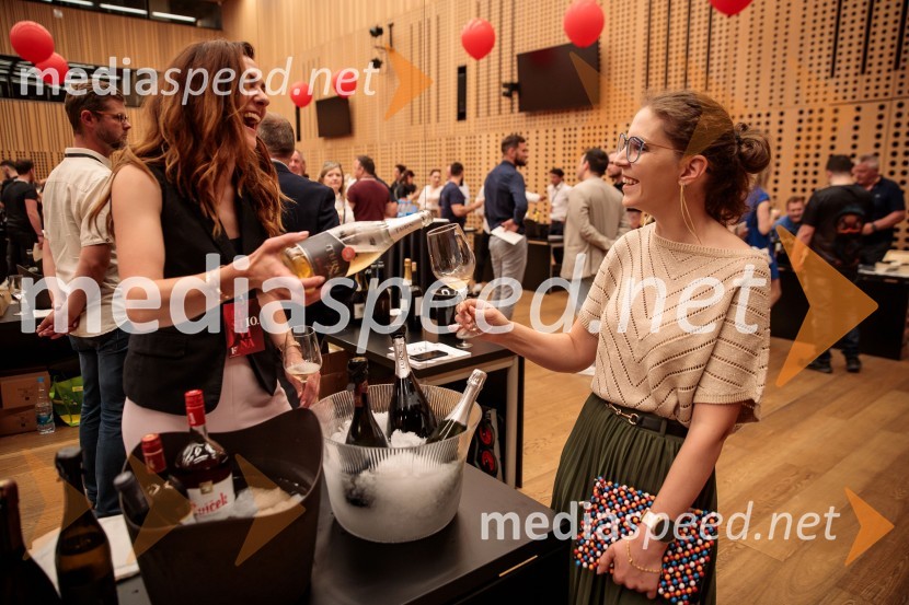  Tjaša  Metelko;  ... Jubilejni 10. Festvina