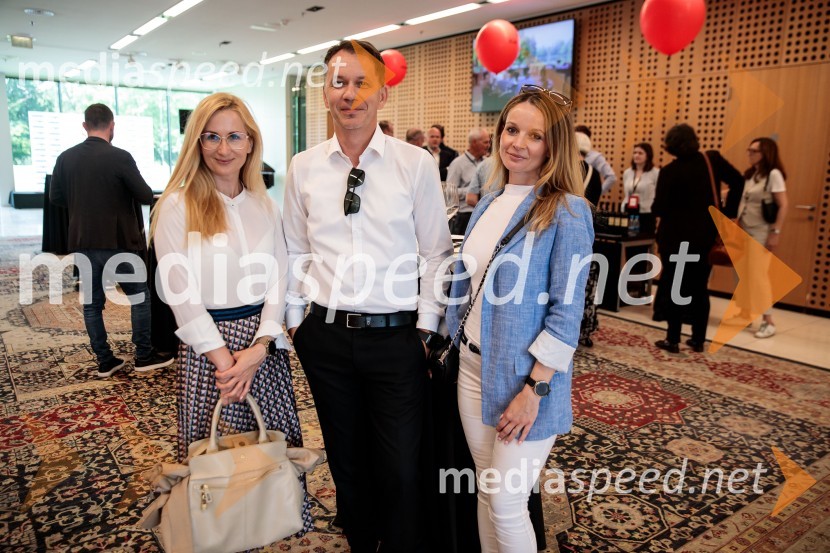  Žužana Šeruga, vodja prodaje, Terme Dobrna;  ... ;  Petra Brežnik, Terme DobrnaJubilejni 10. Festvina
