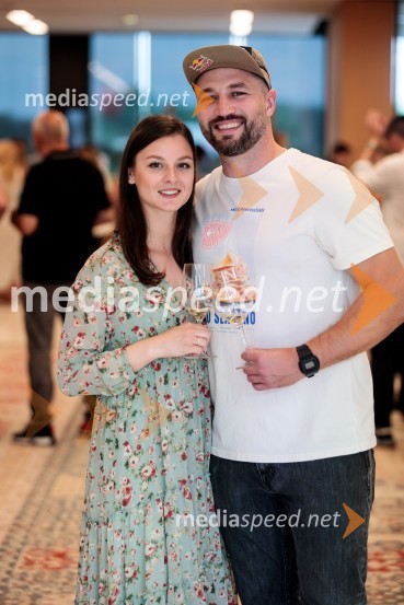  Sara Domajnko, deskarka na snegu;  Filip Flisar, nekdanji smučar prostega sloga in lastnik blagovne znamke Pohorska šunkaJubilejni 10. Festvina