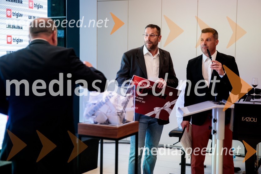  ... ;  Klemen Bučan, radijski voditelj, stand-up komik, DJJubilejni 10. Festvina