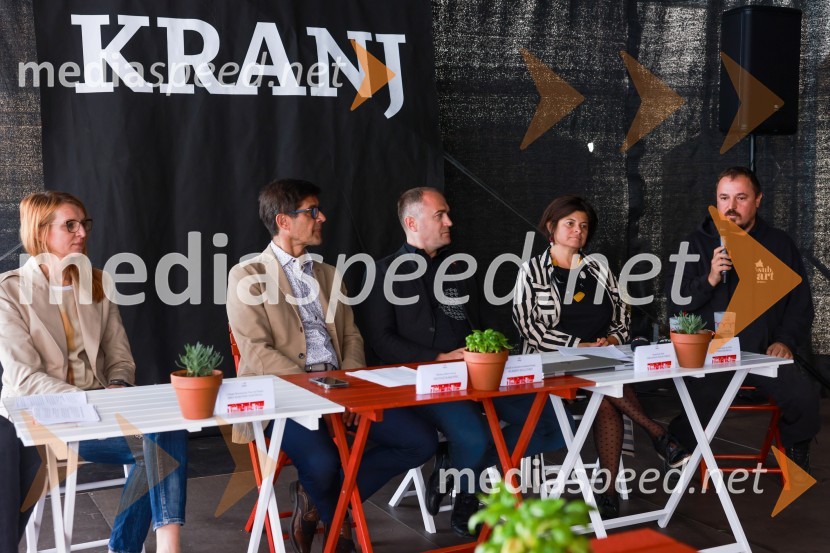  ... ;  Matjaž Rakovec, župan Mestne občine Kranj;  Klemen Malovrh, direktor, Zavod za turizem Kranj;  Fernanda Prado Verčič, ustanoviteljica in direktorica, Kranj Foto Fest;  ... Prešerno poletje 2024, novinarska konferenca
