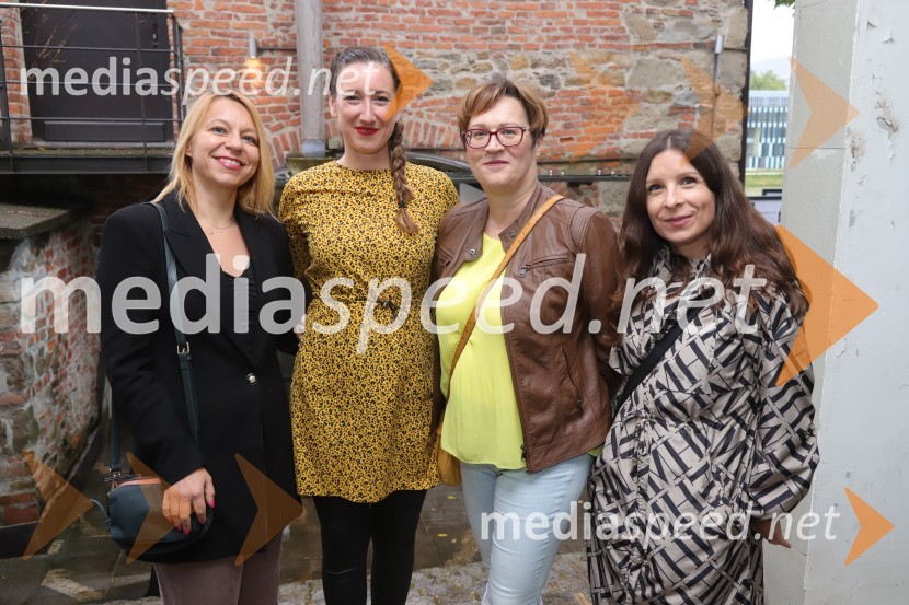  ... ;  Maja Modrinjak, Fotografinja;  Lidija Divjak Mirnik, nekdanja direktorica ŠD UM in nekdanja poslanka DZ in aktualna mestna svetnica MOM;  Jana Ujčič, novinarkaOdprtje fotografske razstave avtorja Dragiše Modrinjaka