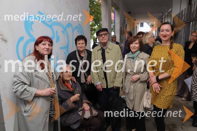  ... ;  ... ;  ... ;  ... ;  ... ;  Maja Modrinjak, FotografinjaOdprtje fotografske razstave avtorja Dragiše Modrinjaka