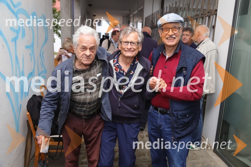  Smiljan Pušenjak, fotograf;  ... ;  Miha Kacafura, fotografOdprtje fotografske razstave avtorja Dragiše Modrinjaka