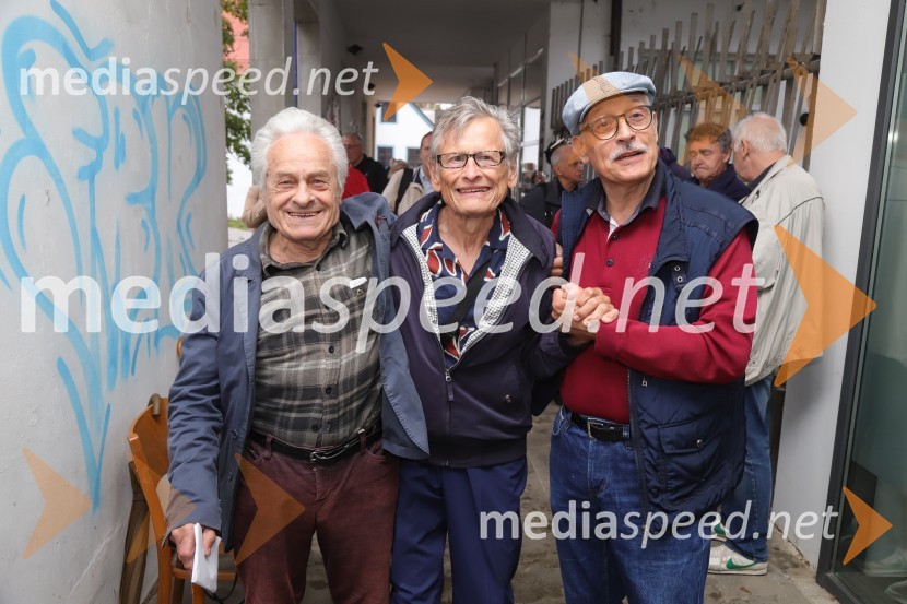  Smiljan Pušenjak, fotograf;  ... ;  Miha Kacafura, fotografOdprtje fotografske razstave avtorja Dragiše Modrinjaka