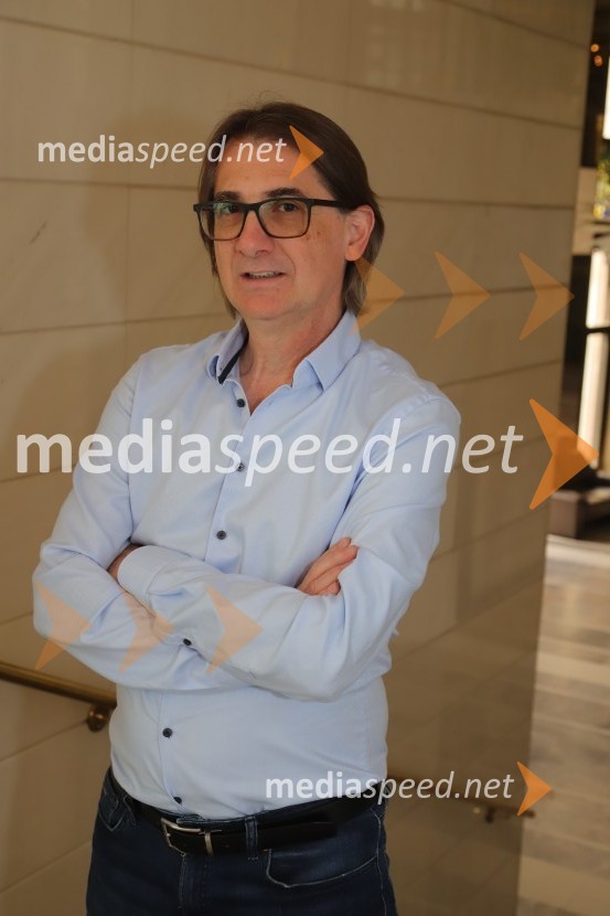  Aleksandar  Popovski, režiser, umetniški direktor Drame SNG MariborNovinarska konferenca pred začetkom 59. Festivala Borštnikovo srečanje