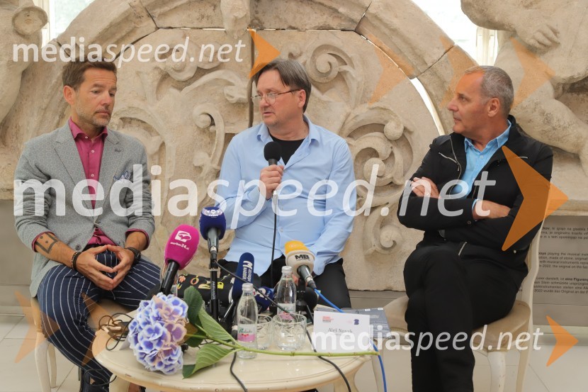  Aleš Novak, umetniški direktor Festival Borštnikovo srečanje;  Branko Šturbej, igralec;  Danilo Rošker, direktor SNG MariborNovinarska konferenca pred začetkom 59. Festivala Borštnikovo srečanje