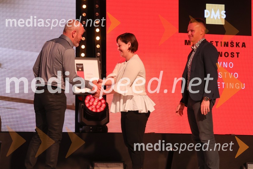  Simon Cetin, ustanovitelj in partner digitalne agencije iPROM;  Živa Čižman, direktorica marketinga, WeTeh Ltd;  ... Marketinška odličnost 2024, podelitev