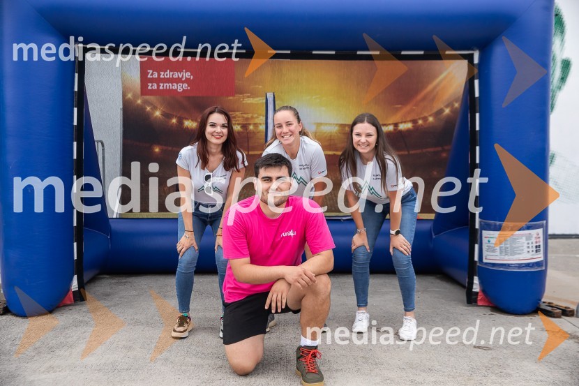  Teja Arlič, radijska voditeljica;  ... ;  ... ;  ... Pripravljalna tekma za Euro 2024: Slovenija – Armenija