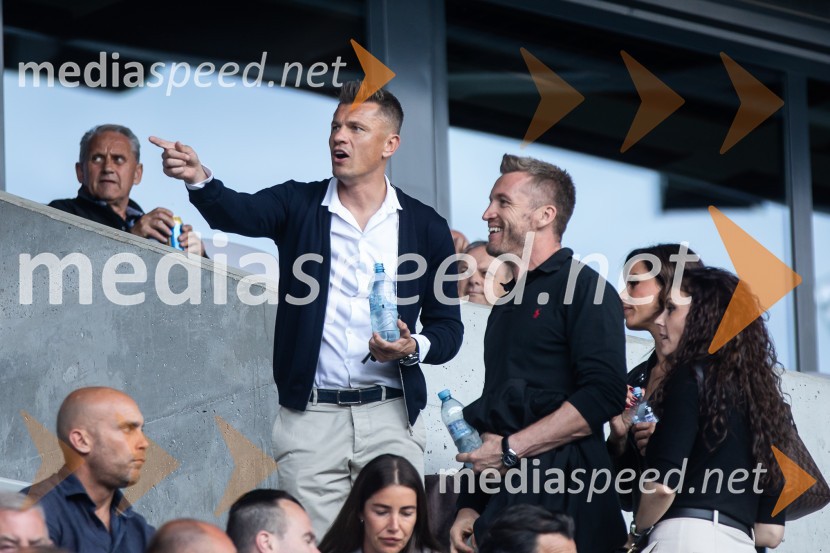  Zlatko Dedić, nogometaš;  Denis Avdić, voditeljPripravljalna tekma za Euro 2024: Slovenija – Armenija