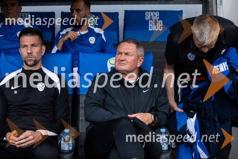  Boštjan Cesar, pomočnik selektorja slovenske nogometne reprezentance;  Matjaž Kek, selektor slovenske nogometne reprezentancePripravljalna tekma za Euro 2024: Slovenija – Armenija