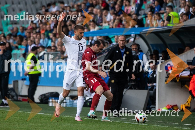  Jan Mlakar, nogometaš;  ... Pripravljalna tekma za Euro 2024: Slovenija – Armenija