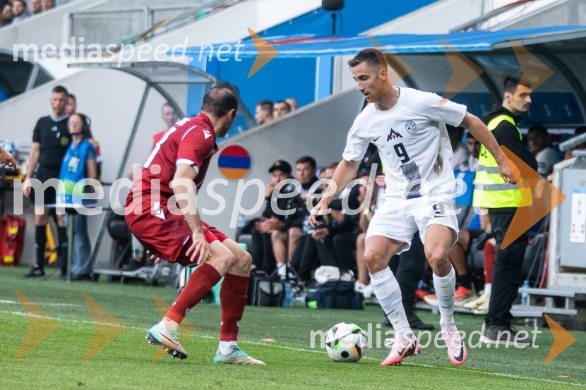  Andraž Šporar, nogometašPripravljalna tekma za Euro 2024: Slovenija – Armenija