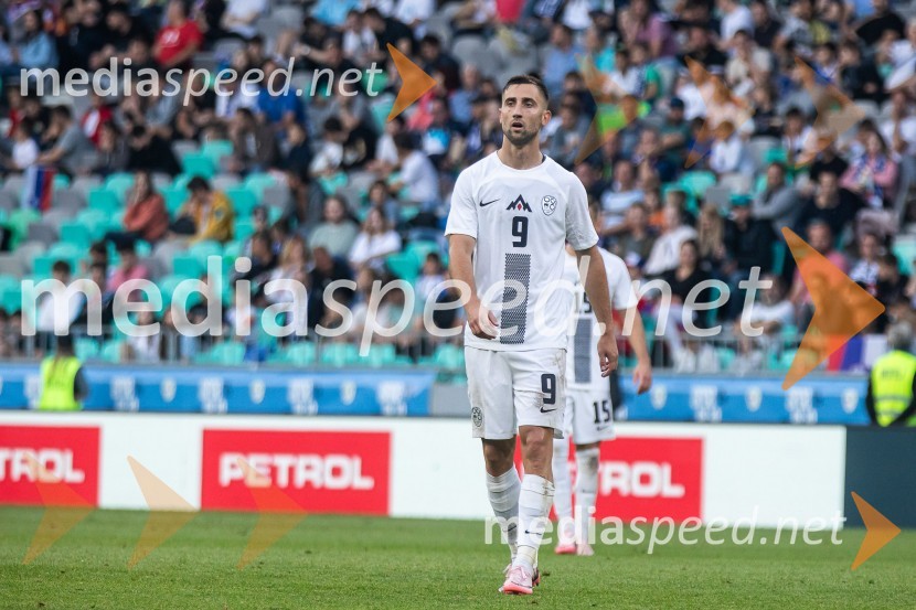  Andraž Šporar, nogometašPripravljalna tekma za Euro 2024: Slovenija – Armenija