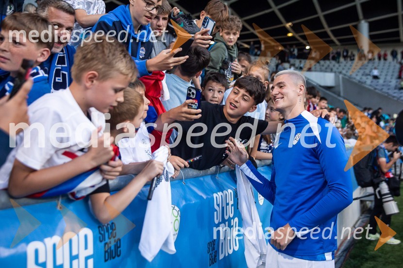  ... ;  Benjamin Šeško, nogometašPripravljalna tekma za Euro 2024: Slovenija – Armenija