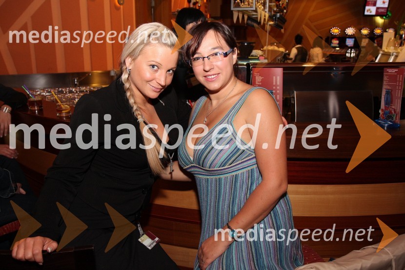 Nika Marolt, organizatorka zabavnega programa v igralniško-zabaviščnem centru Mond in Barbara Bradač, novinarka Žurnal 24Ray Charles Tribute, Casino Mond