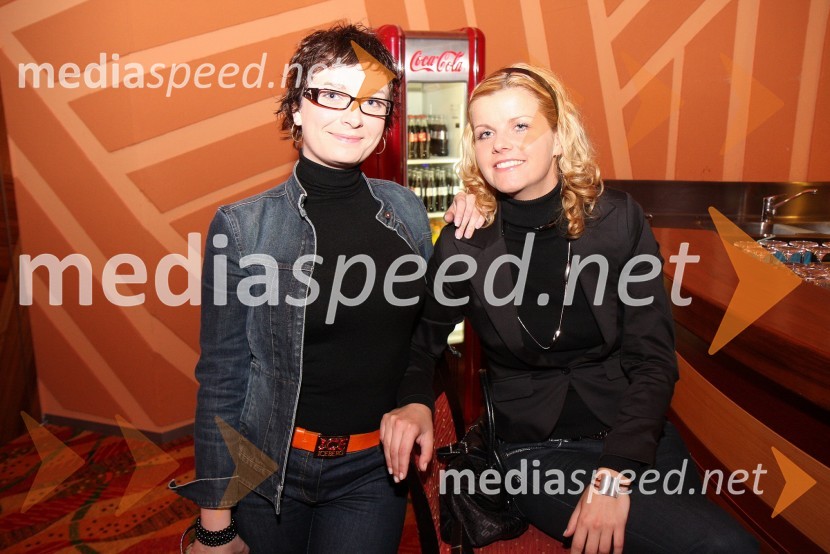 Katarina Pernat, redaktorica mariborskega uredništva brezplačnega tednika Žurnal in Aleksandra Godec, novinarkaRay Charles Tribute, Casino Mond