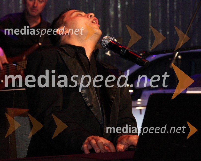Uroš Perić, pevecRay Charles Tribute, Casino Mond