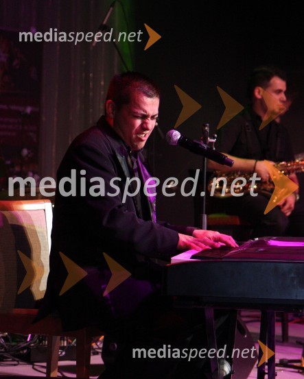 Uroš Perić, pevecRay Charles Tribute, Casino Mond