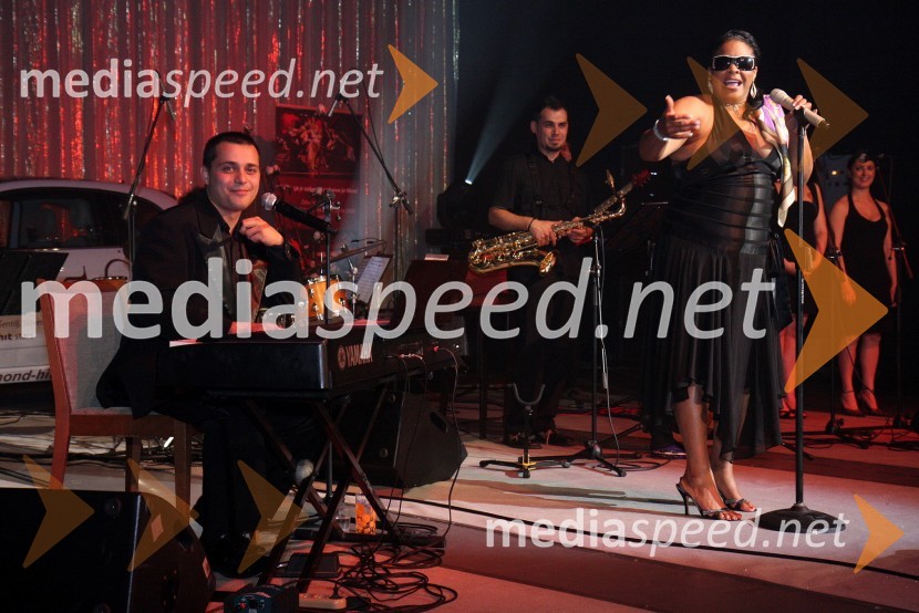 Uroš Perić, pevec in Sheila Raye Charles, pevka in hčerka pevca Raya CharlesaRay Charles Tribute, Casino Mond