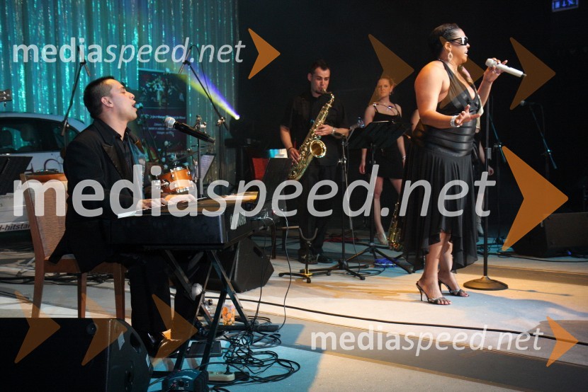 Uroš Perić, pevec in Sheila Raye Charles, pevka in hčerka pevca Raya CharlesaRay Charles Tribute, Casino Mond