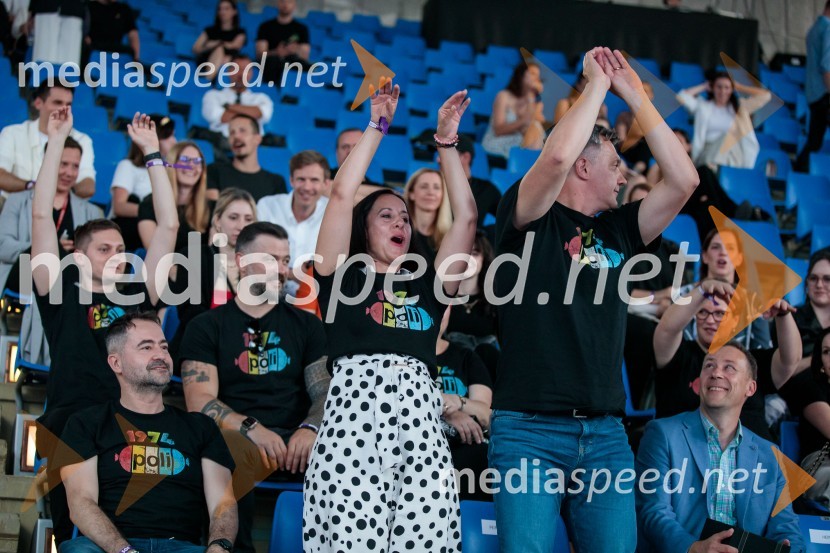  Hrvoje Filipčić, direktor marketinga, Perutnina Ptuj Group;  Barbara Stopinšek, vodja blagovne znamke Poli v Skupini Perutnina Ptuj;  David Visenjak, direktor trženja, Perutnina Ptuj d. d.33. SOF, podelitev nagrad