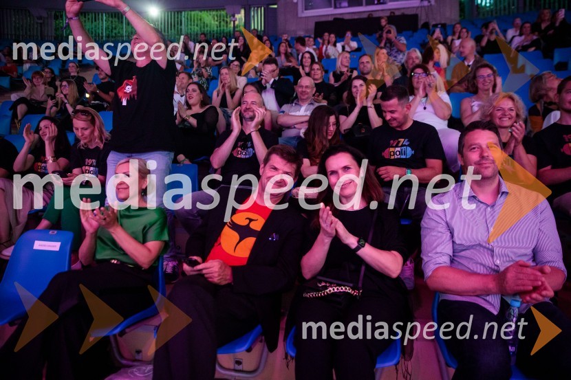  Mojca Briščik, direktorica SOZ (Slovenska oglaševalska zbornica);  Dejan Turk, predsednik uprave, A1 Slovenija;  Vanja Lombar, glavna direktorica za zasebne in poslovne uporabnike, A1;  Jure Bohinc, direktor marketinga, A133. SOF, podelitev nagrad