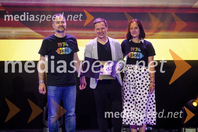  Hrvoje Filipčić, direktor marketinga, Perutnina Ptuj Group;  ... ;  Barbara Stopinšek, vodja blagovne znamke Poli v Skupini Perutnina Ptuj33. SOF, podelitev nagrad