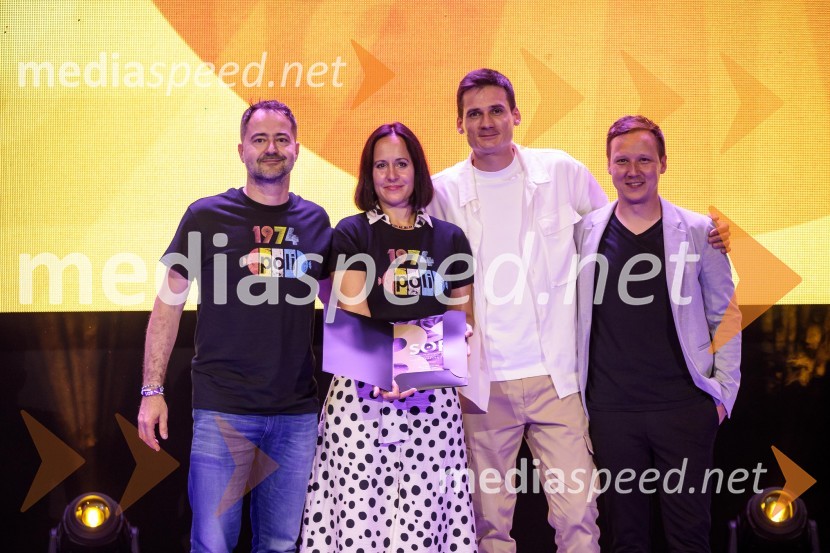  Hrvoje Filipčić, direktor marketinga, Perutnina Ptuj Group;  Barbara Stopinšek, vodja blagovne znamke Poli v Skupini Perutnina Ptuj;  ... ;  ... 33. SOF, podelitev nagrad