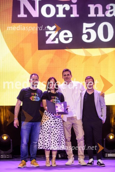  Hrvoje Filipčić, direktor marketinga, Perutnina Ptuj Group;  Barbara Stopinšek, vodja blagovne znamke Poli v Skupini Perutnina Ptuj;  ... ;  ... 33. SOF, podelitev nagrad