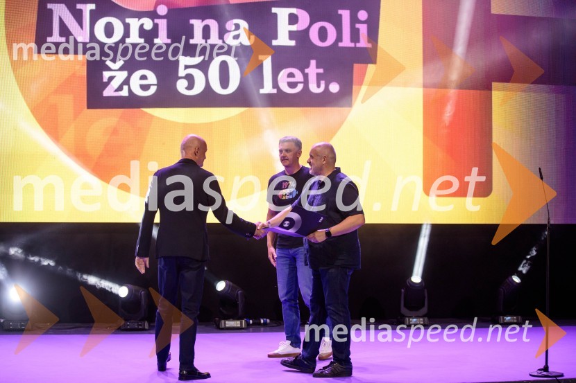  Marko  Vičič, partner in izvršni direktor v agenciji Futura DDB;  David Visenjak, direktor trženja, Perutnina Ptuj d. d.;  Boštjan Napotnik, kreativni direktor, Futura DDB33. SOF, podelitev nagrad