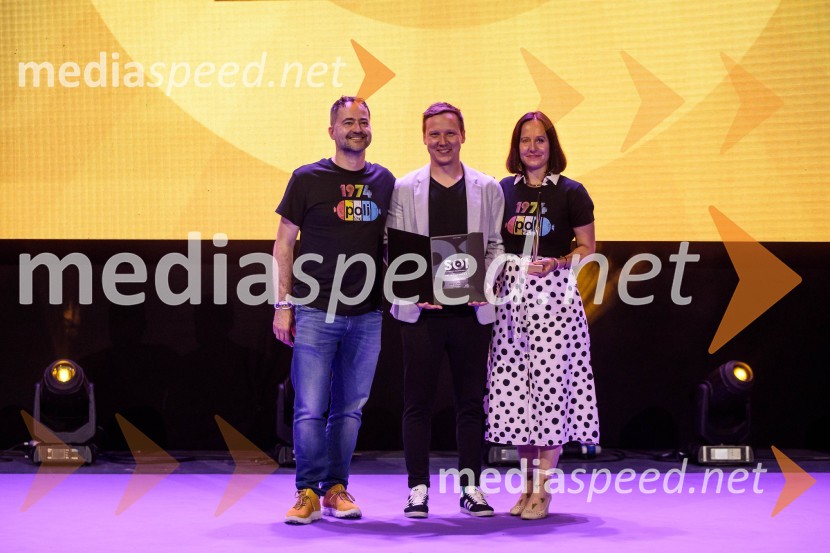  Hrvoje Filipčić, direktor marketinga, Perutnina Ptuj Group;  ... ;  Barbara Stopinšek, vodja blagovne znamke Poli v Skupini Perutnina Ptuj33. SOF, podelitev nagrad