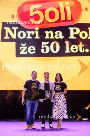  Hrvoje Filipčić, direktor marketinga, Perutnina Ptuj Group;  ... ;  Barbara Stopinšek, vodja blagovne znamke Poli v Skupini Perutnina Ptuj33. SOF, podelitev nagrad