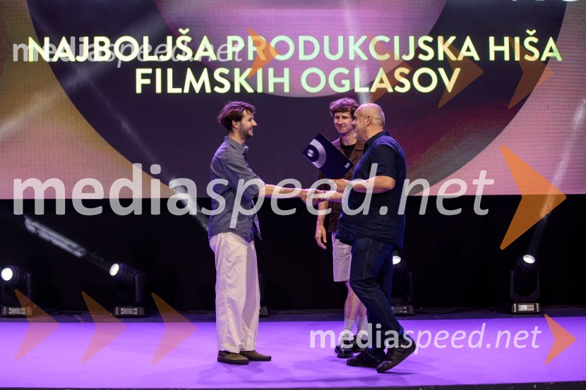  Rok Berglez, Diskont films;  Matic Zavodnik, Diskont films;  Boštjan Napotnik, kreativni direktor, Futura DDB33. SOF, podelitev nagrad