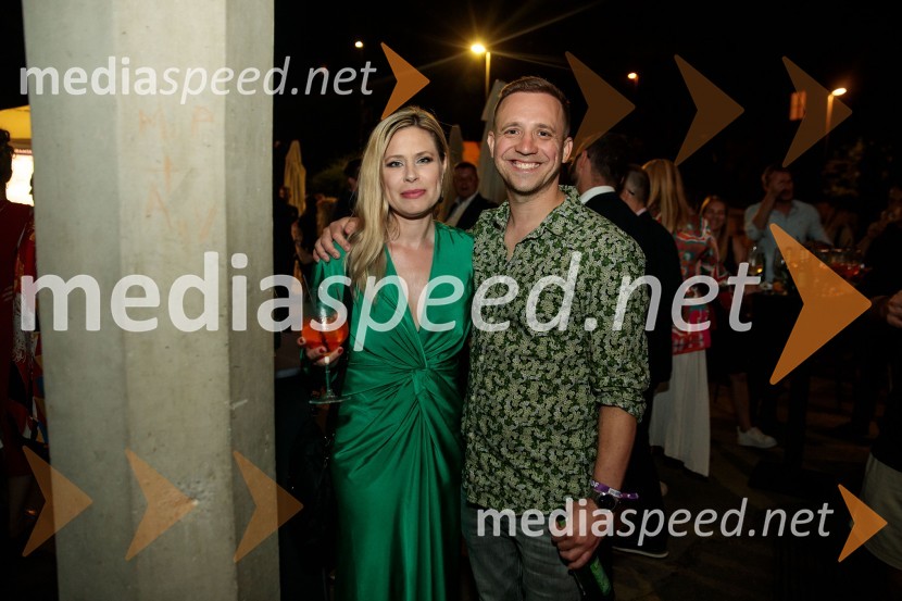  Ines Markovčič, vodja marketinga, Mladina in urednica, Super Znamka;  Žiga Anžlovar, direktor, McCann Ljubljana33. SOF, podelitev nagrad