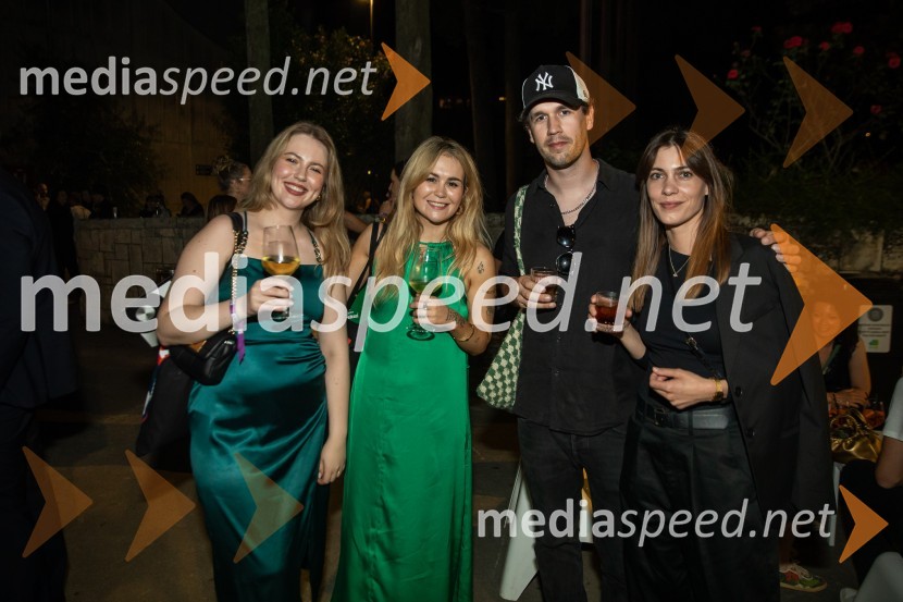  Ivona Repše;  Lučka Fabijan;  ... ;  ... 33. SOF, podelitev nagrad