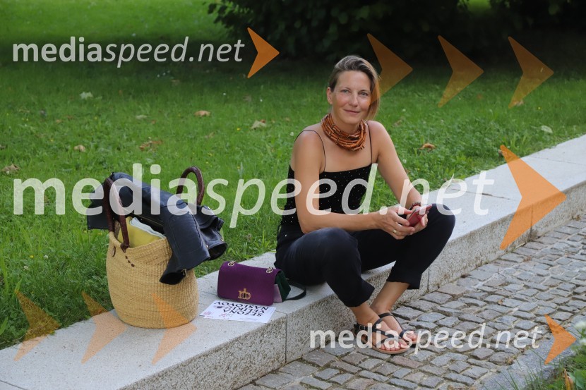  Bojana Kovačič Zemljič, oblikovalka nakita E2RDOperna noč na promenadi Mestnega parka