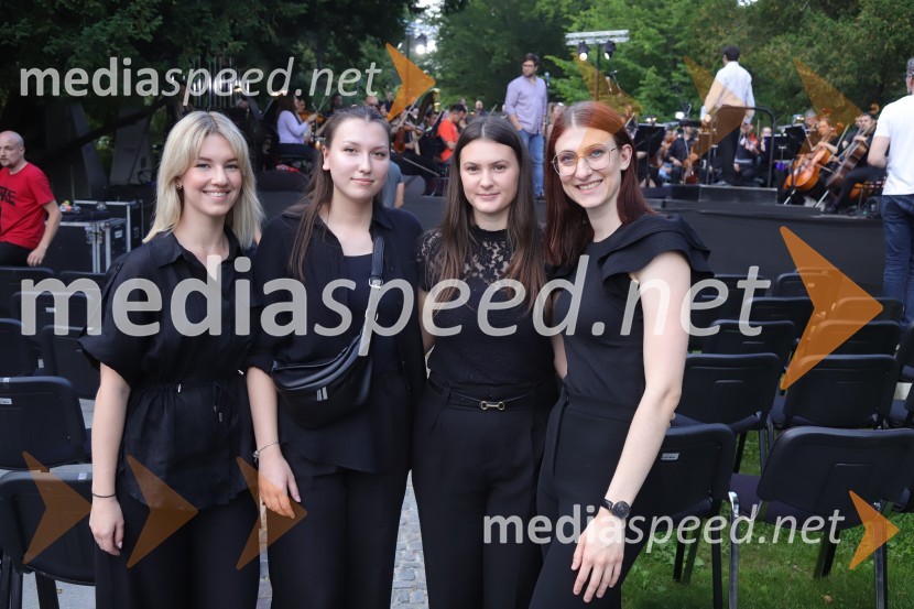 Operna noč na promenadi Mestnega parka