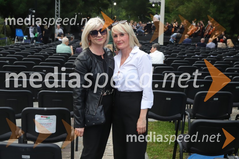  Darja Čižek, marketing, SNG Maribor;  Anja  Žižek, marketing SNG MariborOperna noč na promenadi Mestnega parka
