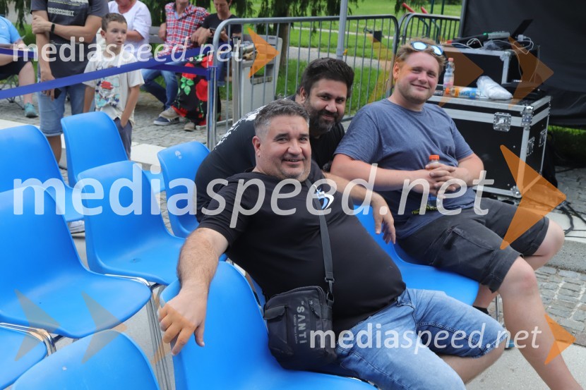 Operna noč na promenadi Mestnega parka